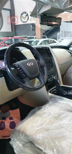 Infiniti QX80